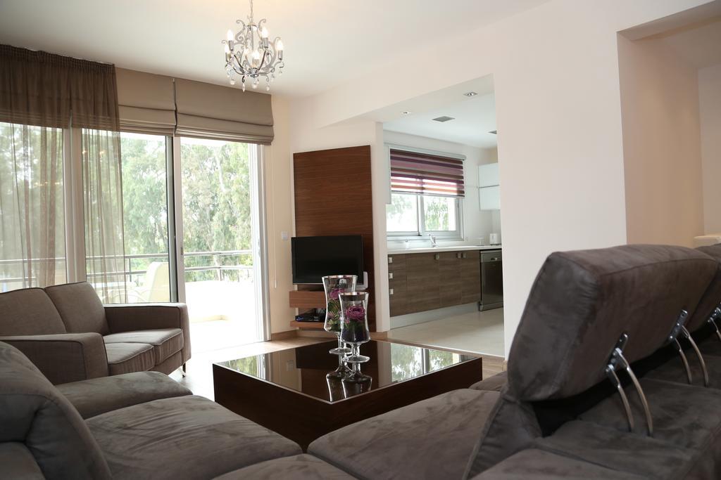 River Beach Apartments Limassol Ruang foto
