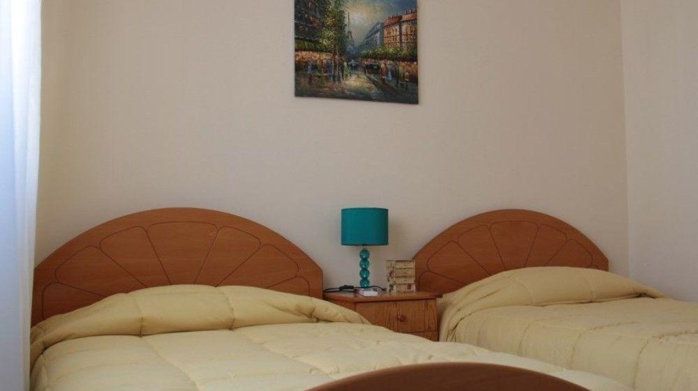 River Beach Apartments Limassol Bagian luar foto