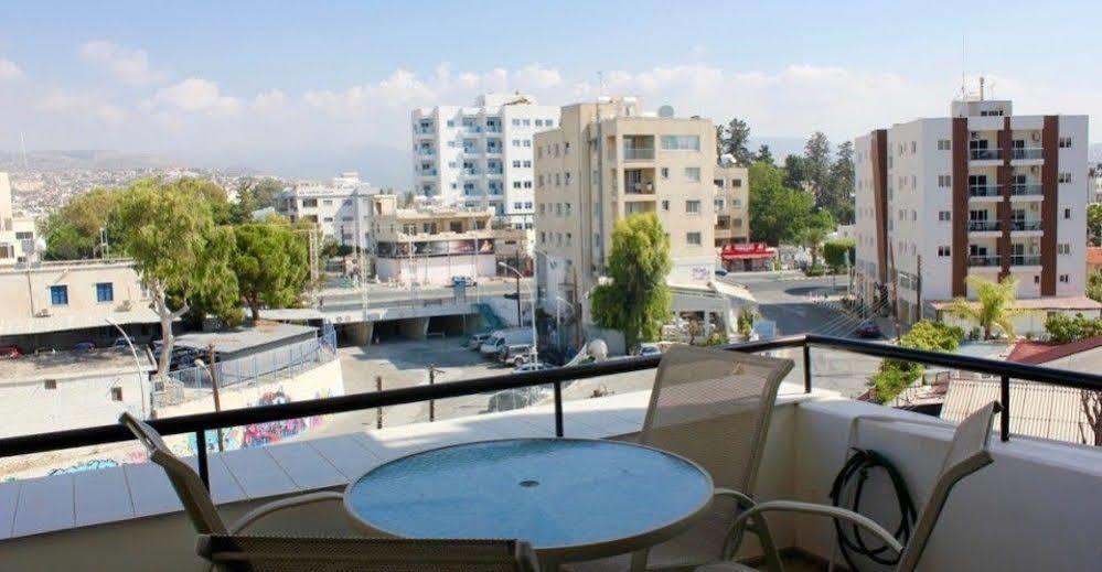 River Beach Apartments Limassol Bagian luar foto