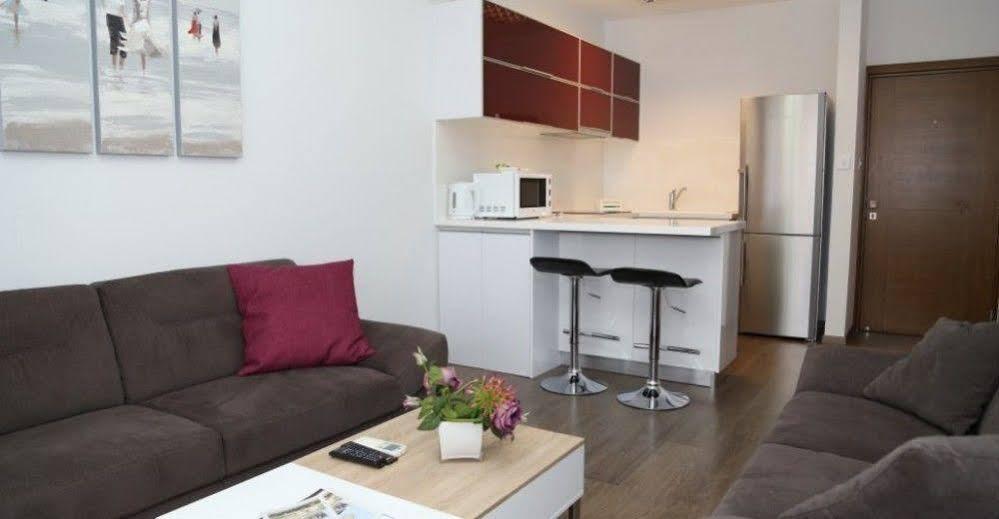River Beach Apartments Limassol Bagian luar foto